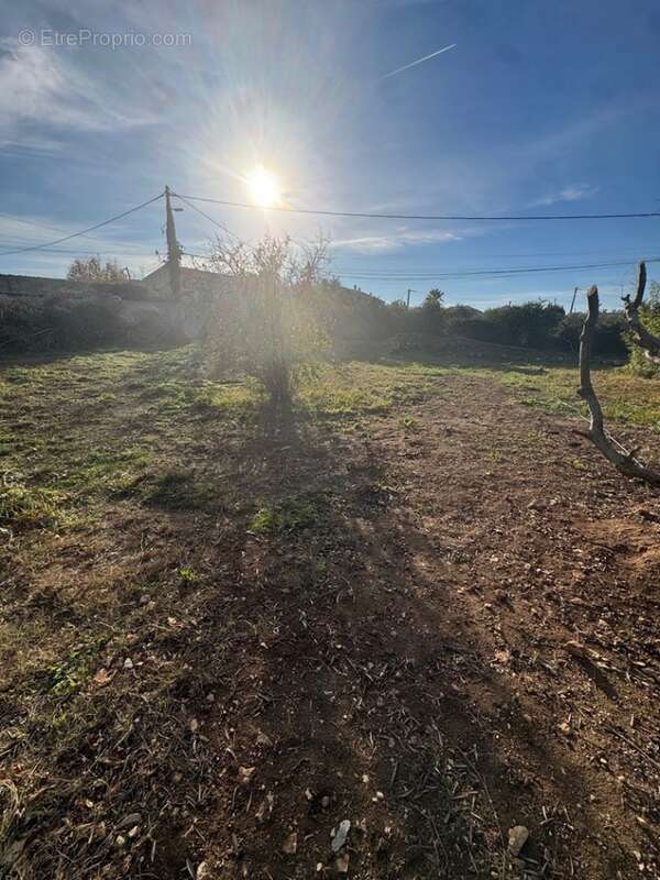 Terrain à GIGNAC-LA-NERTHE