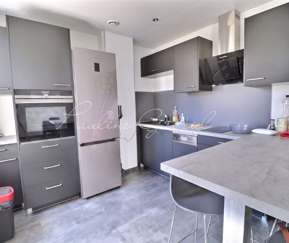 Petite maison rénovée Sté Cécile avec jardin, garage, sous-sol et dépendances - photo 5