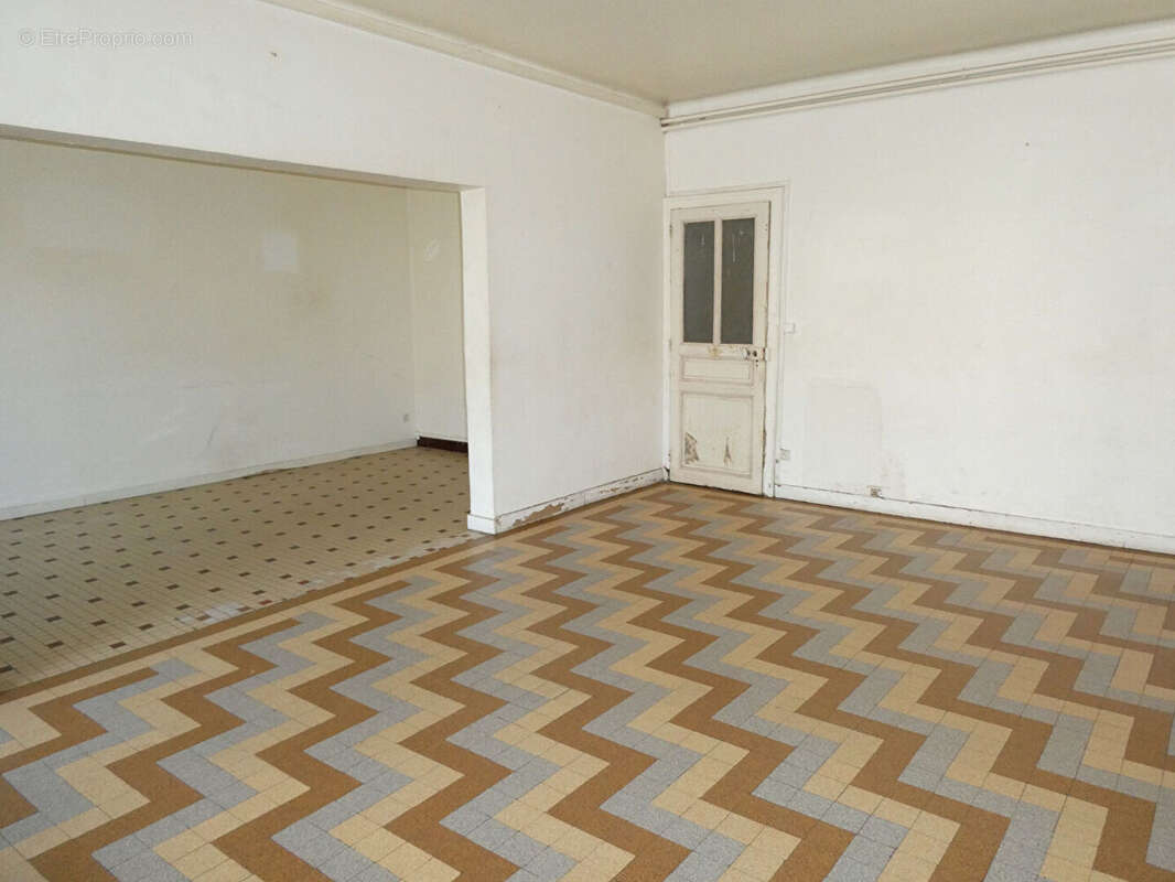 Maison à COMMER