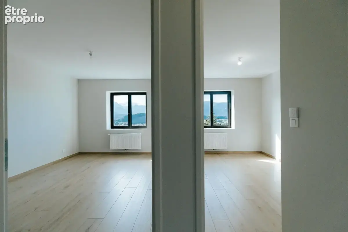 VILLA 250m2 Exceptionelle I DPE A • Vue exceptionnelle sur les Alpes • Piscine • 248 m2 habitables - photo 19