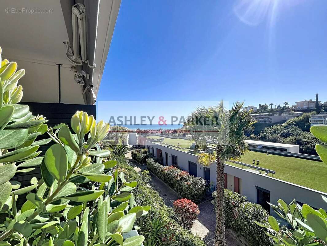 Appartement à SAINT-LAURENT-DU-VAR