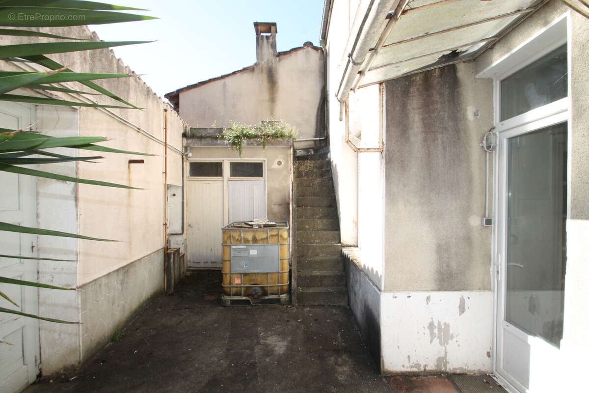 Maison à AIGRE