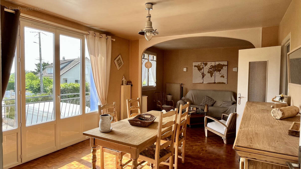 Maison à BETON-BAZOCHES