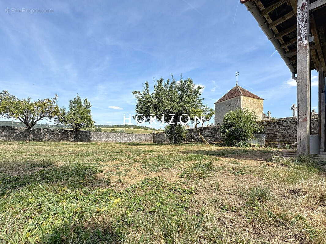 Maison à JONCY