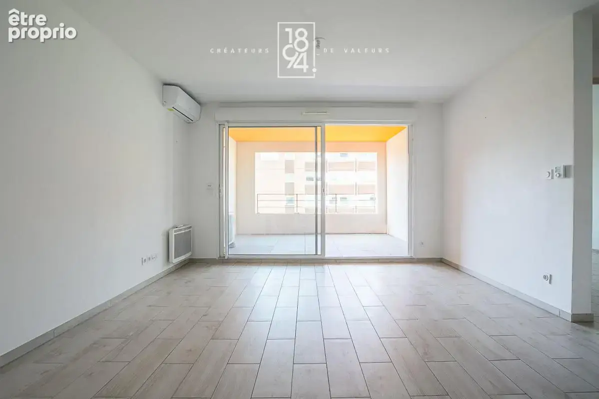 Appartement T2 à vendre Marseille 08 (13008)  43.90 m² terrasse  parking moto  - photo 2