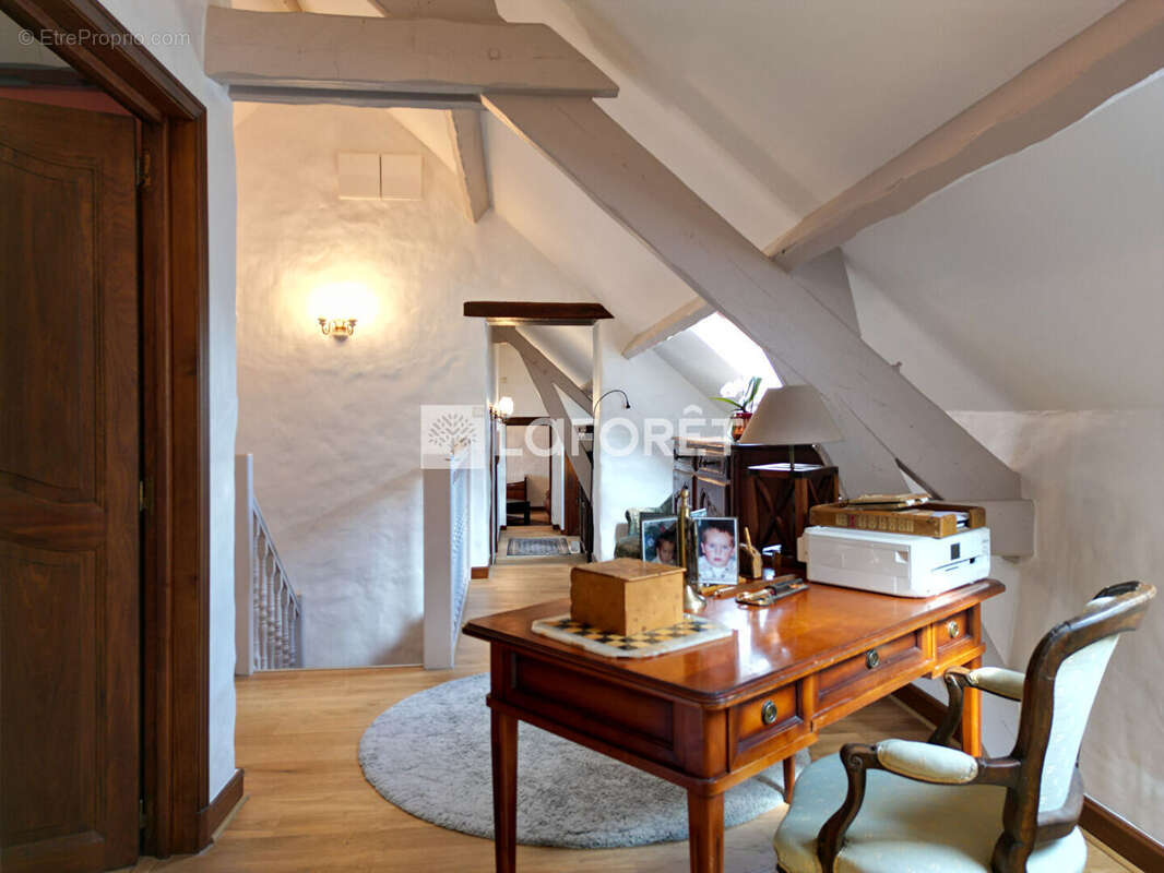 Maison à VERNEUIL-LE-CHATEAU