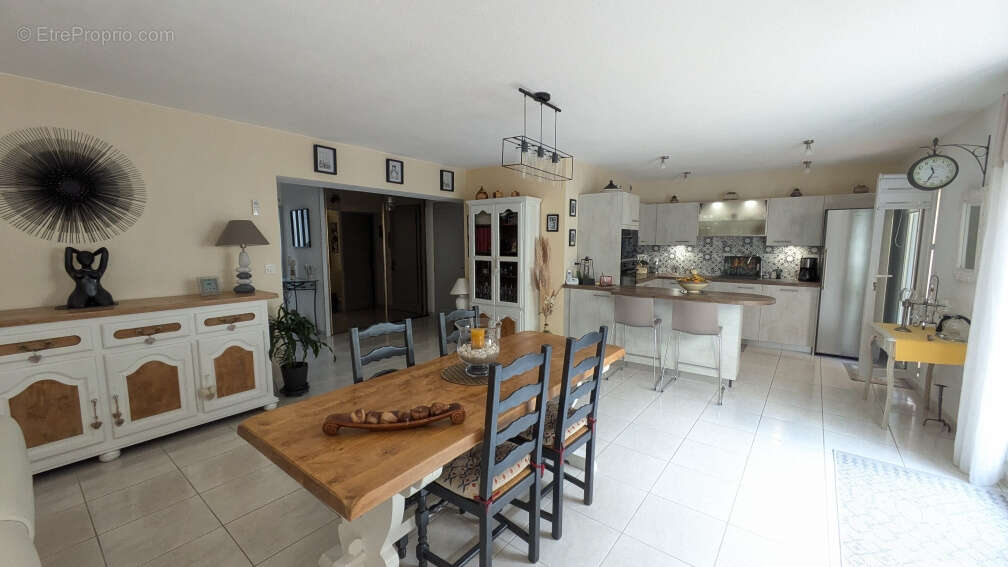 Appartement à SAINT-LAURENT-DE-LA-SALANQUE