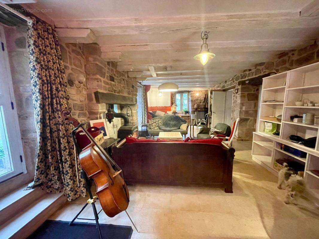 Maison à SAINT-BONNET-LA-RIVIERE