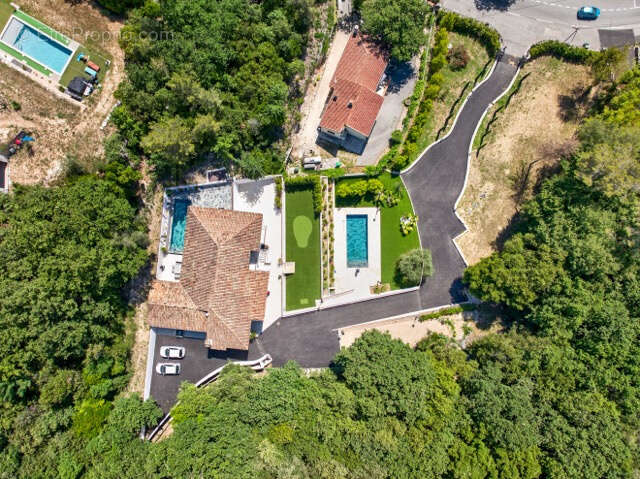 Maison à ROQUEFORT-LES-PINS