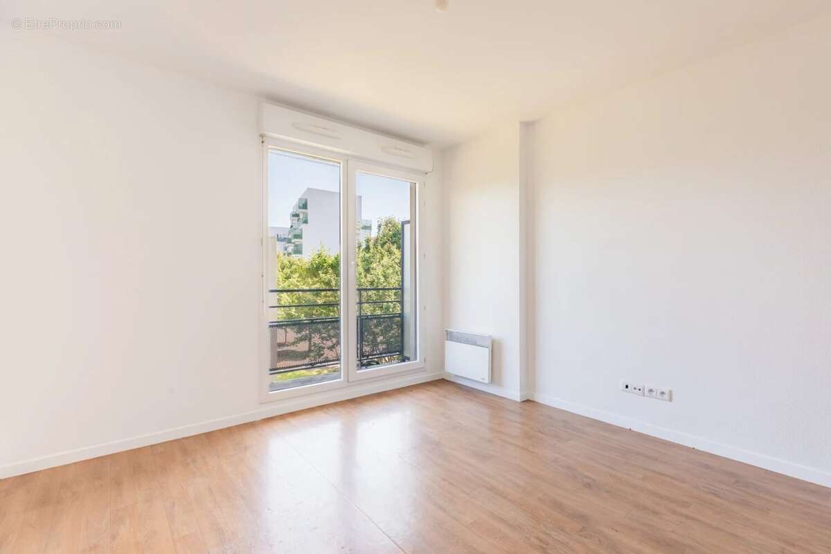 Appartement à VILLENEUVE-LA-GARENNE