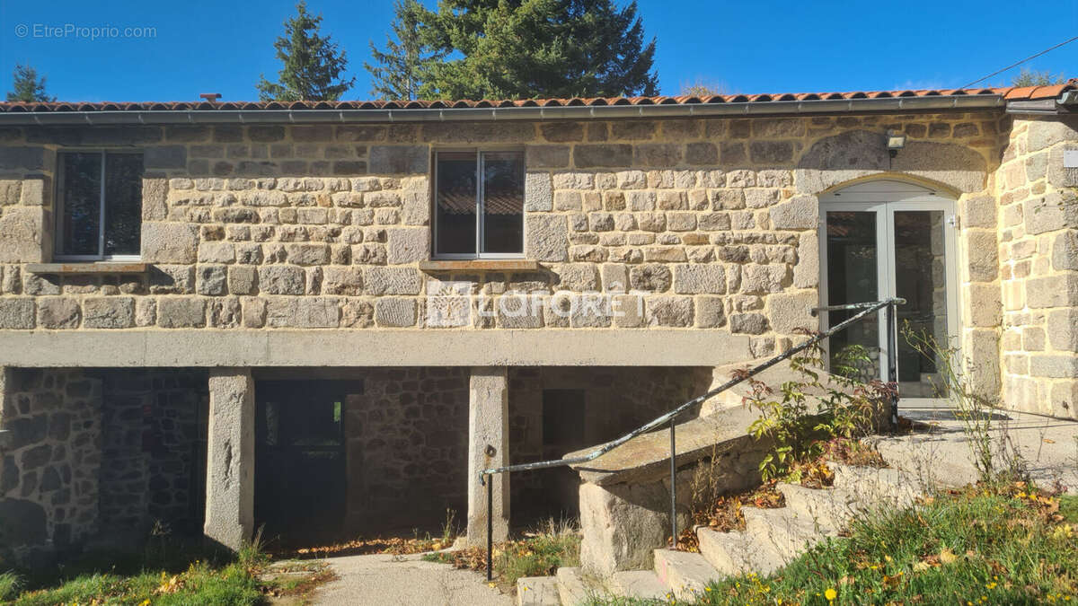 Appartement à SAINT-GENEST-MALIFAUX