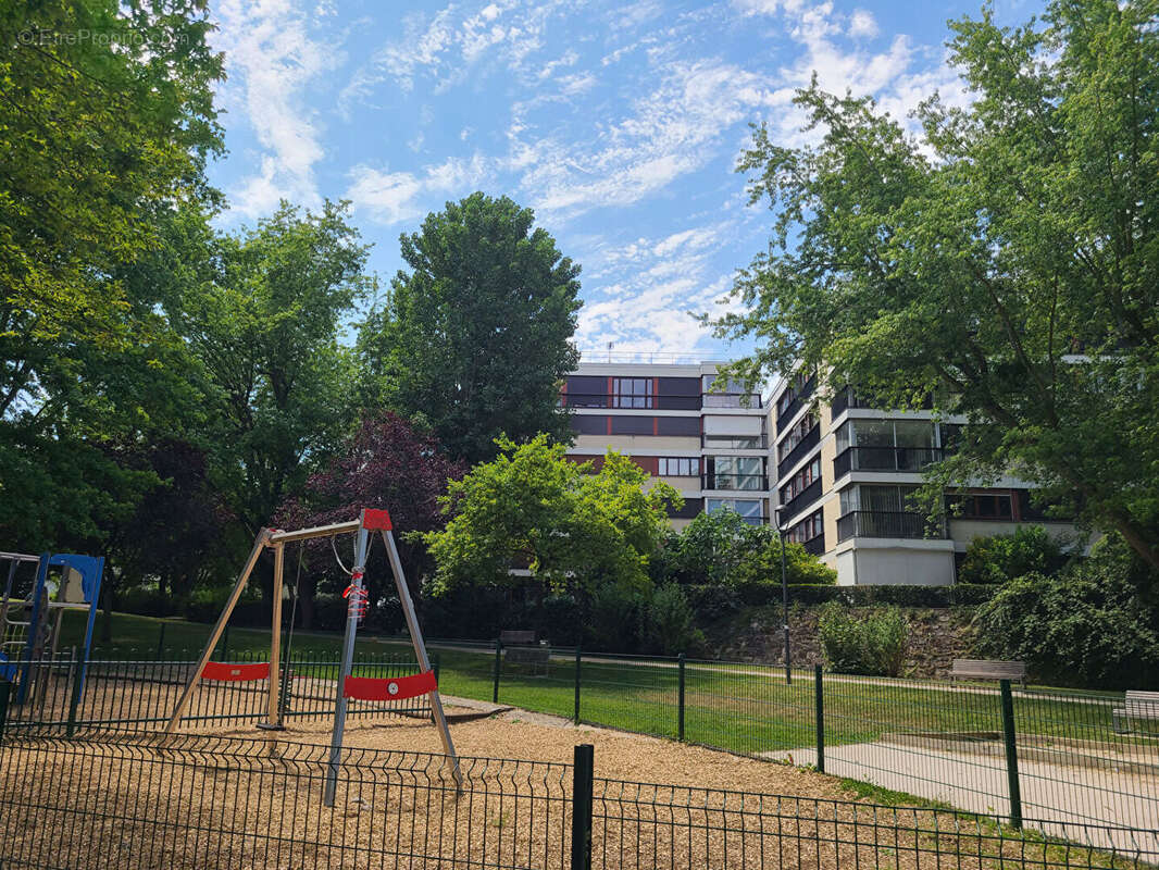 Appartement à FONTENAY-LE-FLEURY