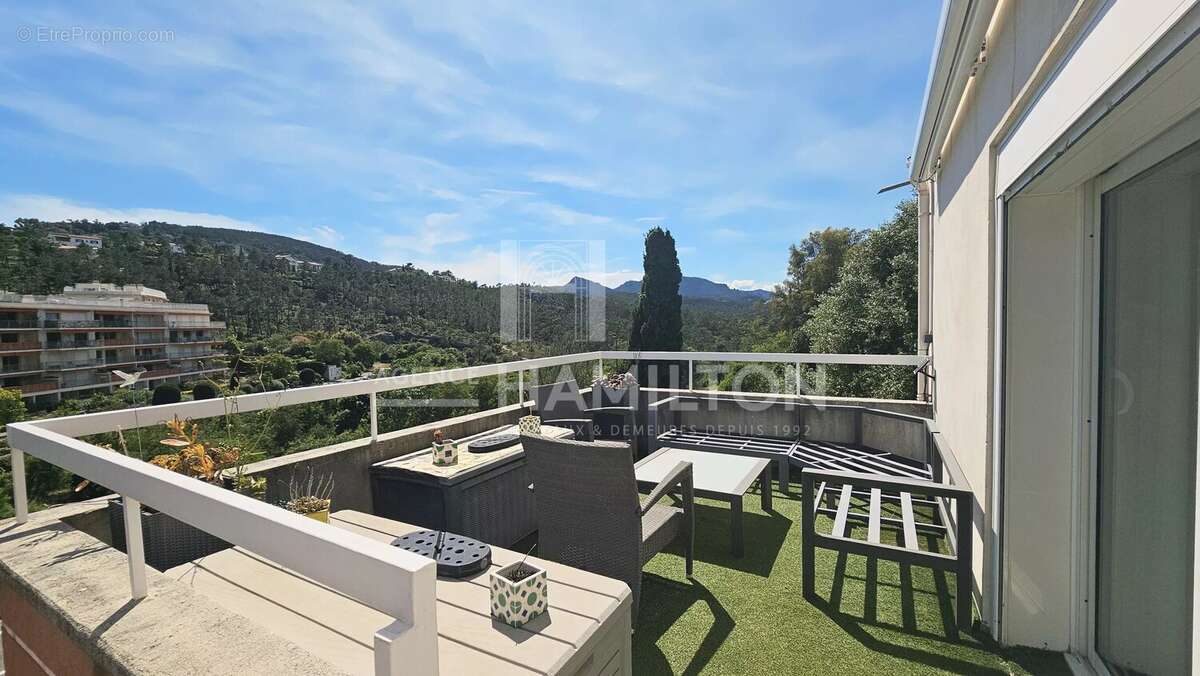 Appartement à MANDELIEU-LA-NAPOULE