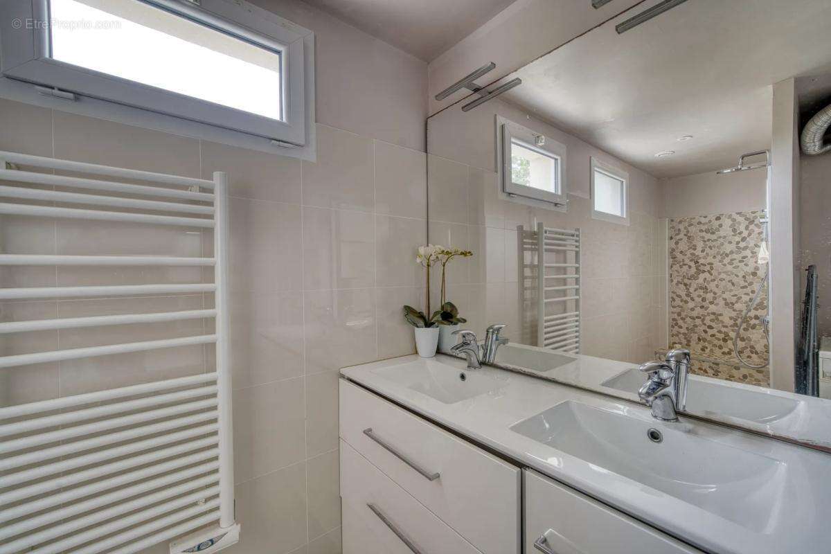 Maison à PORT-DES-BARQUES