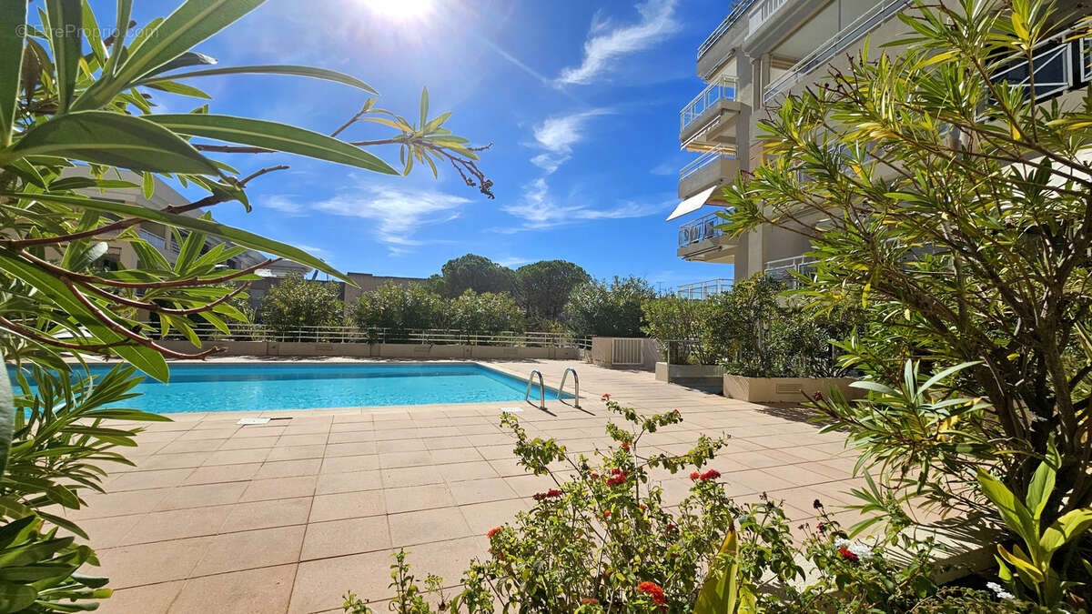 Appartement à VALLAURIS