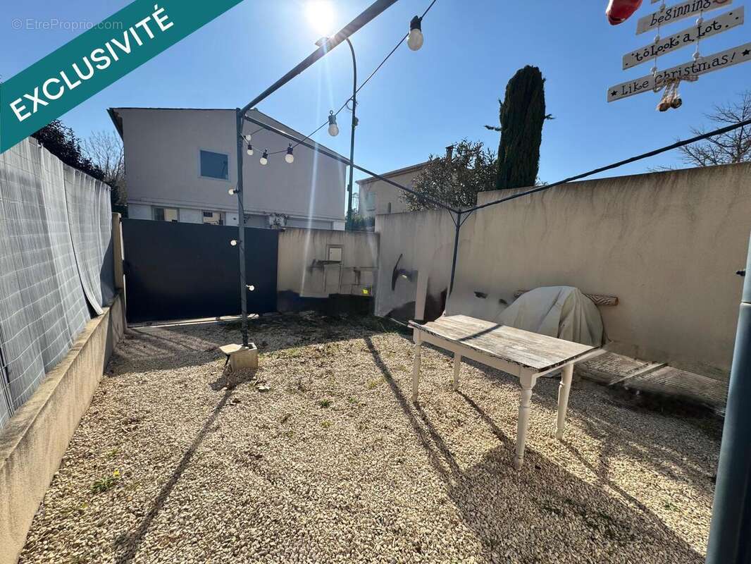 Photo 2 - Appartement à LA TOUR-D'AIGUES