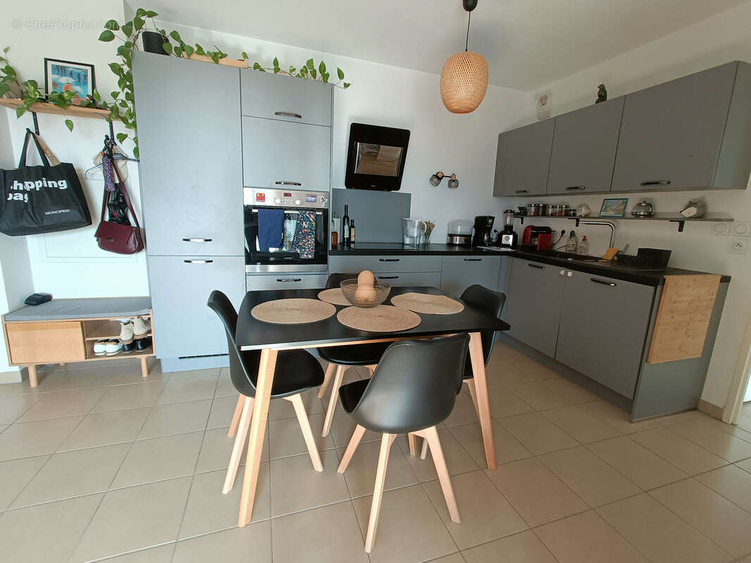 Appartement à MARSEILLE-3E