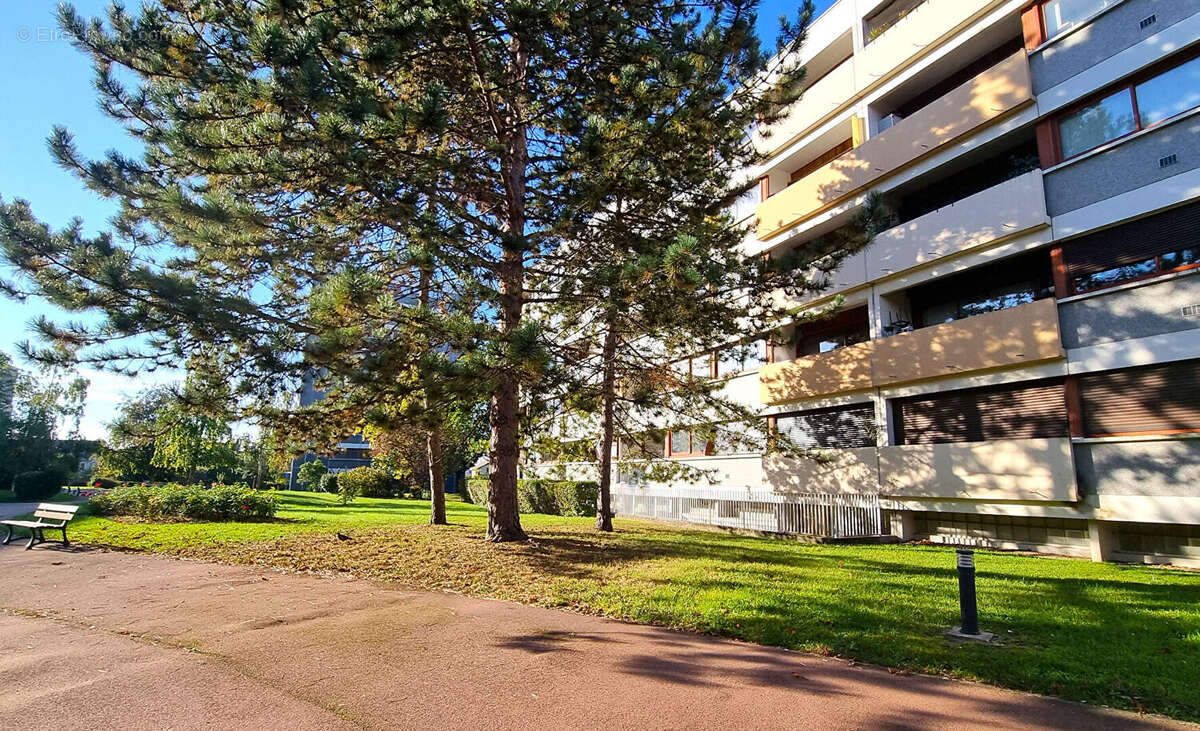 Appartement à HOUILLES