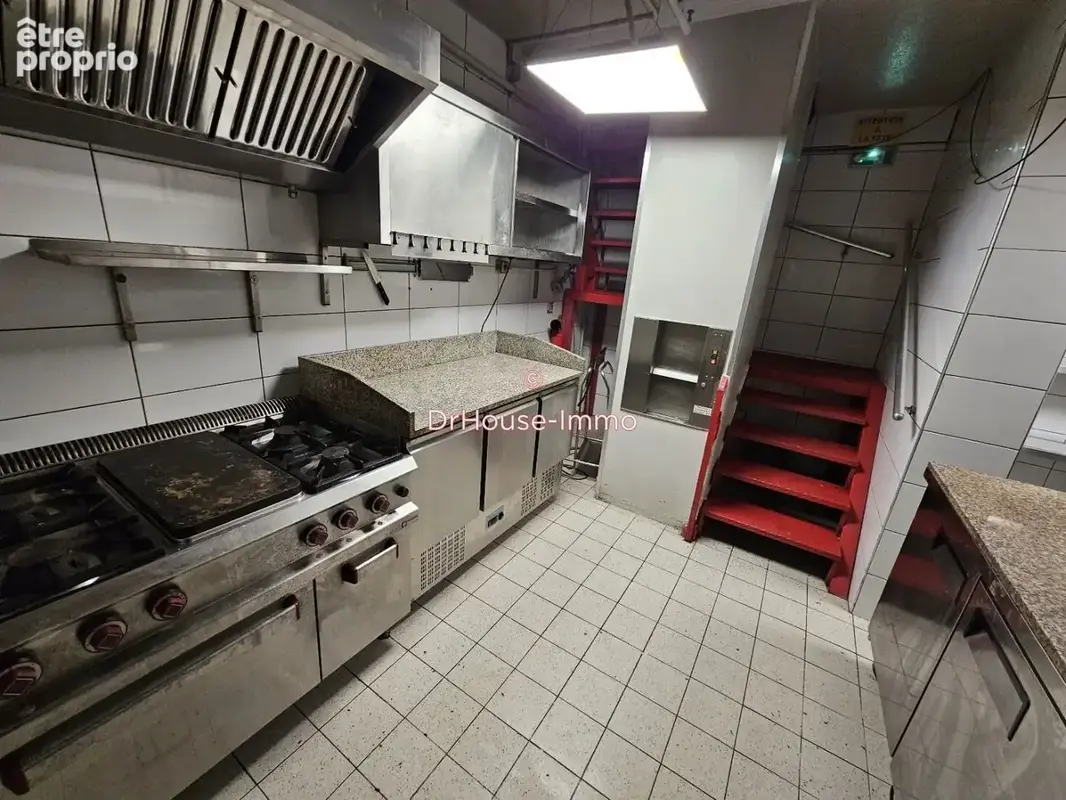 Commerce 97 m² à vendre à Paris-18e (75018) - photo 6