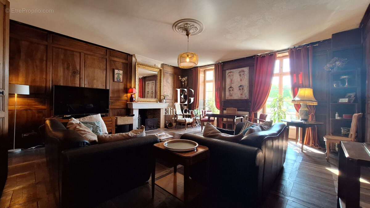 Maison à CHATEAUNEUF-SUR-CHARENTE