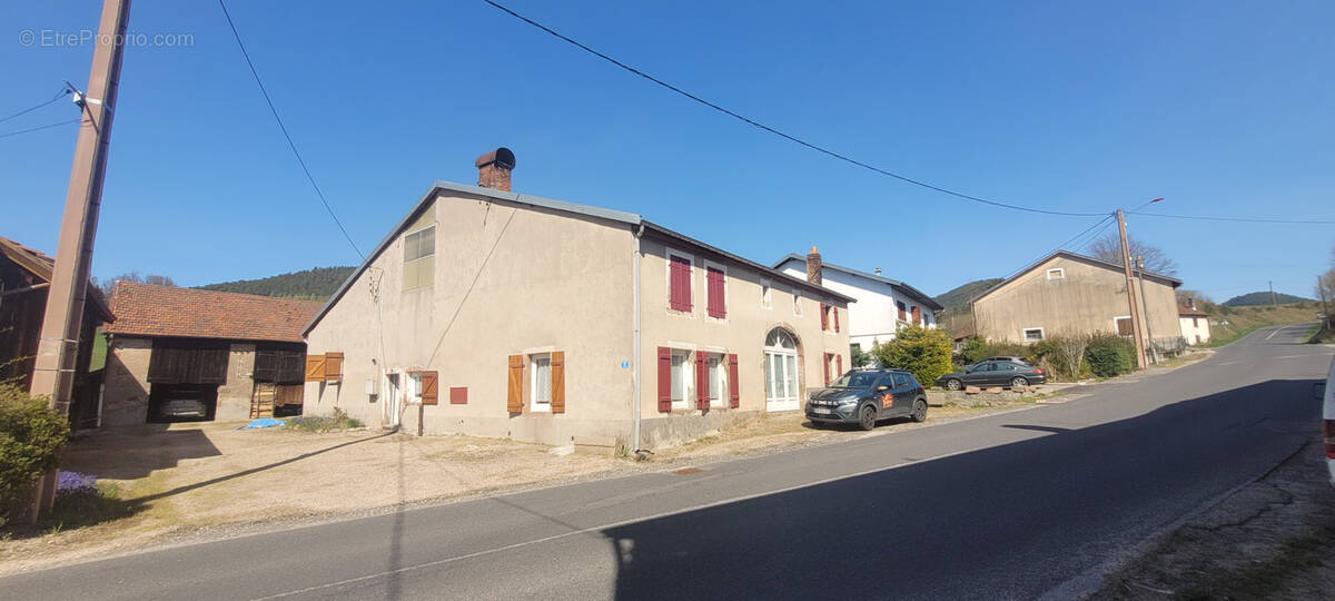 Maison à LA CHAPELLE-DEVANT-BRUYERES