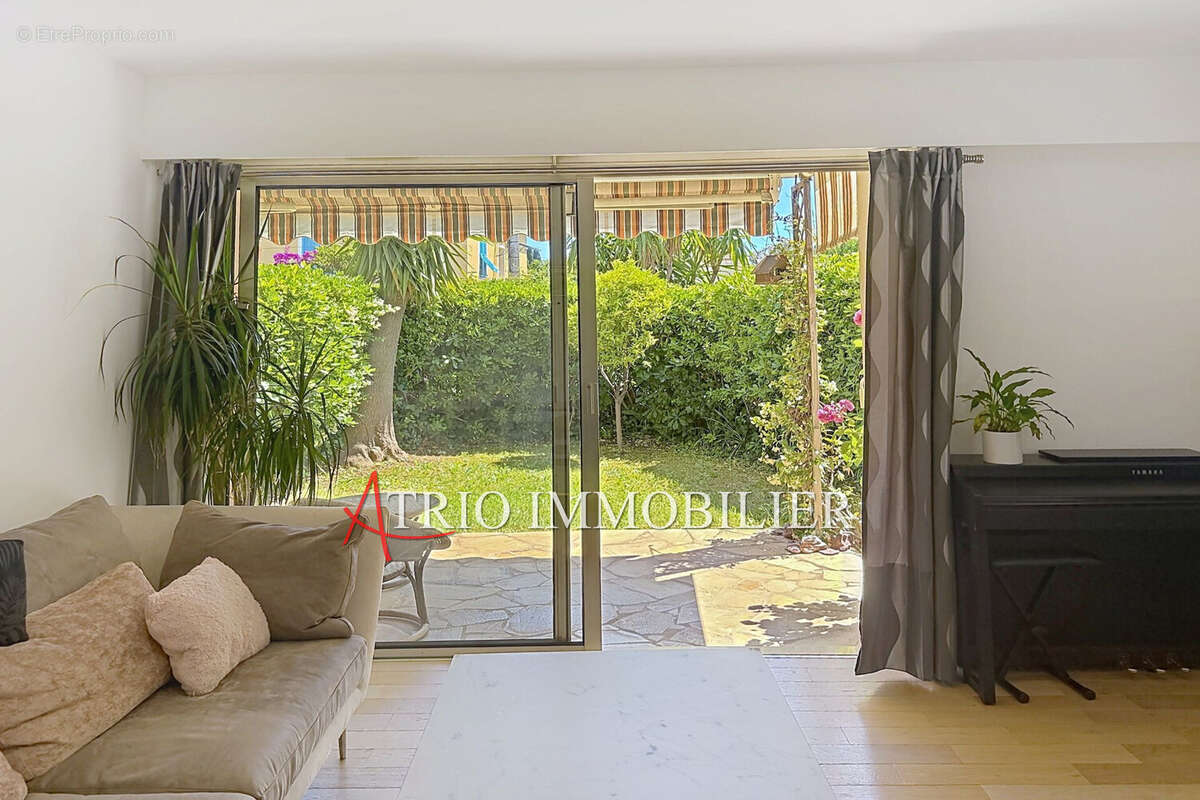 Appartement à SAINT-LAURENT-DU-VAR