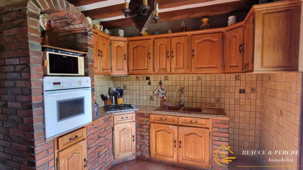 Maison à COMBRES