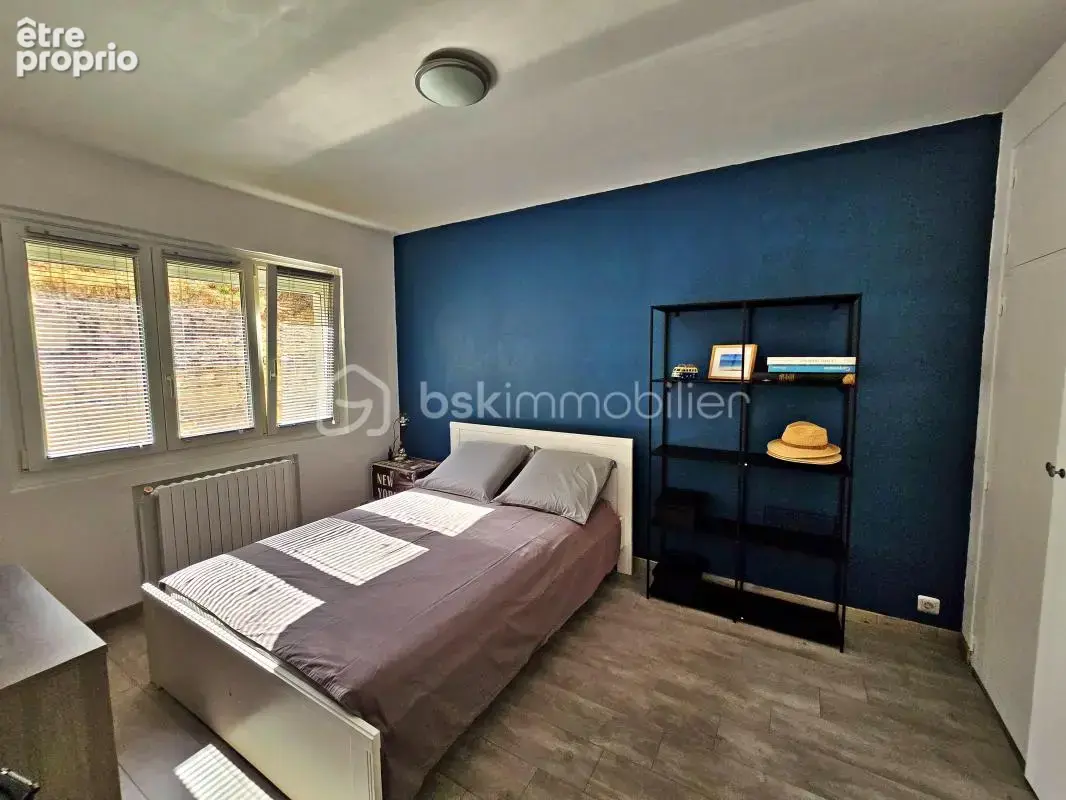 À 2 minutes à pied du port – Vue mer – Propriété de caractère 186 m² – 3 logements – Piscine - photo 12