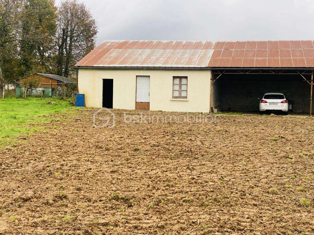 Terrain à GUILLIERS