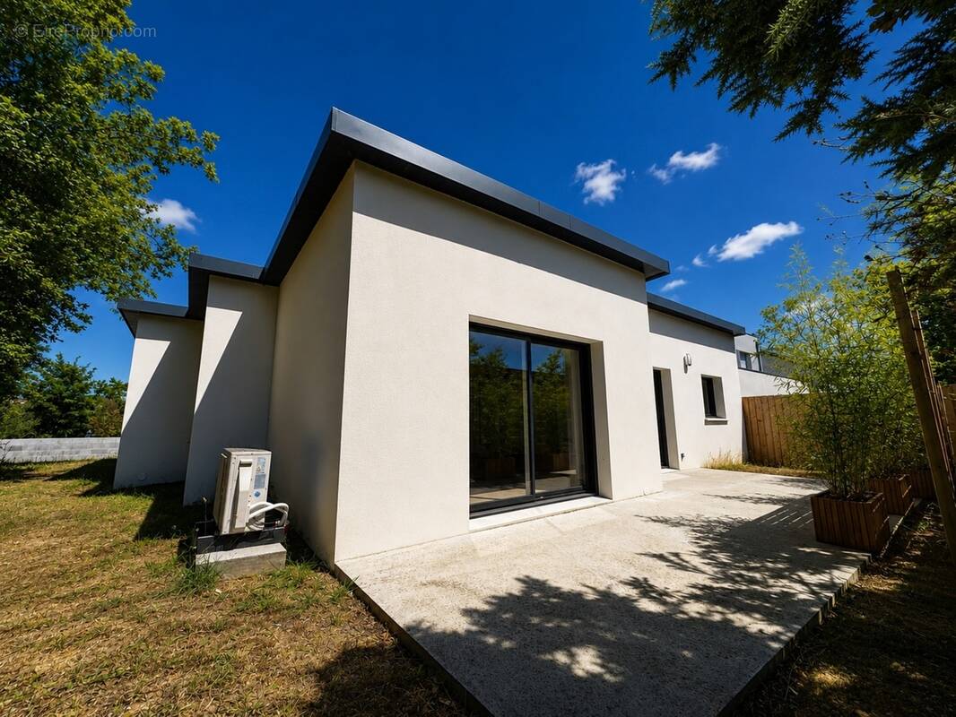 Maison à LANNILIS