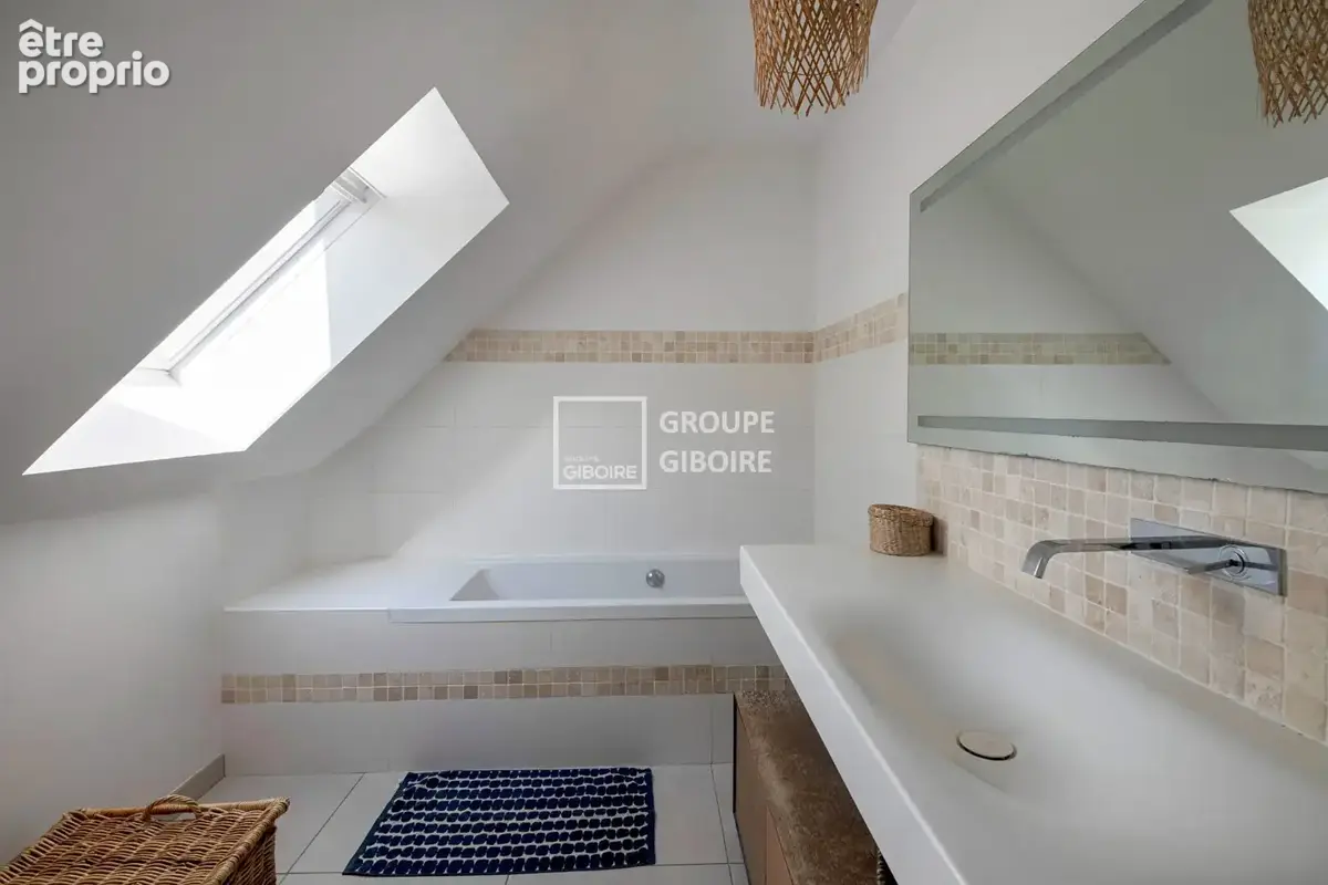 A VENDRE - Agence GIBOIRE - EXCLUSIVITÉ - Maison Type 6 d'environ 110 m² - BRUZ - Vue sur le Golf de Cicé Blossac - Rennes métro - photo 9