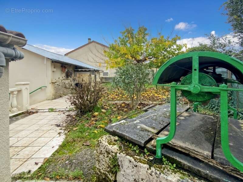 Maison à LA CROIX-BLANCHE