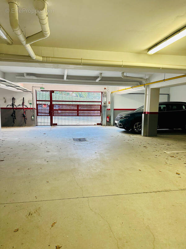 Parking à ANGLET