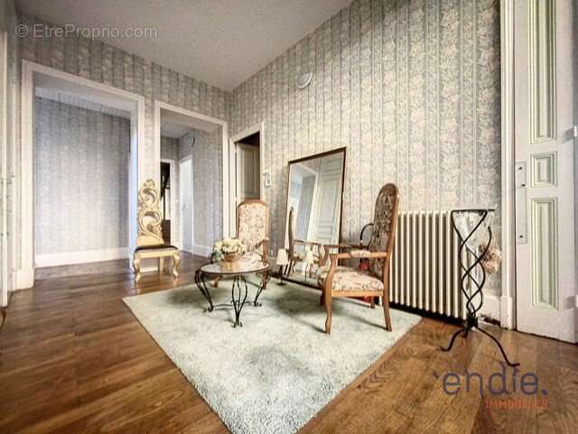 Maison à SAINT-JULIEN-MOLIN-MOLETTE