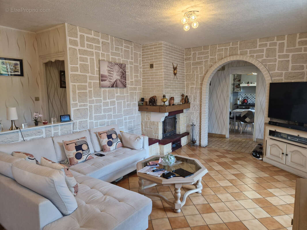 Maison à DRACY-SAINT-LOUP