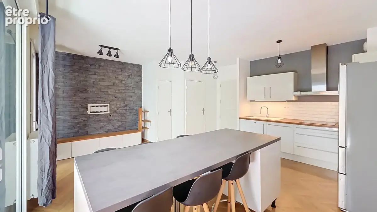 EXCLUSIVITE - Cézeaux, Superbe T3 récent avec terrasse et garage - photo 3