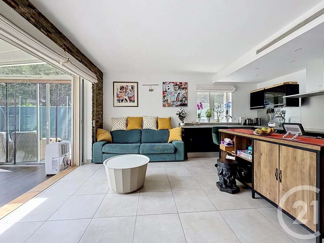 Appartement à MOUGINS