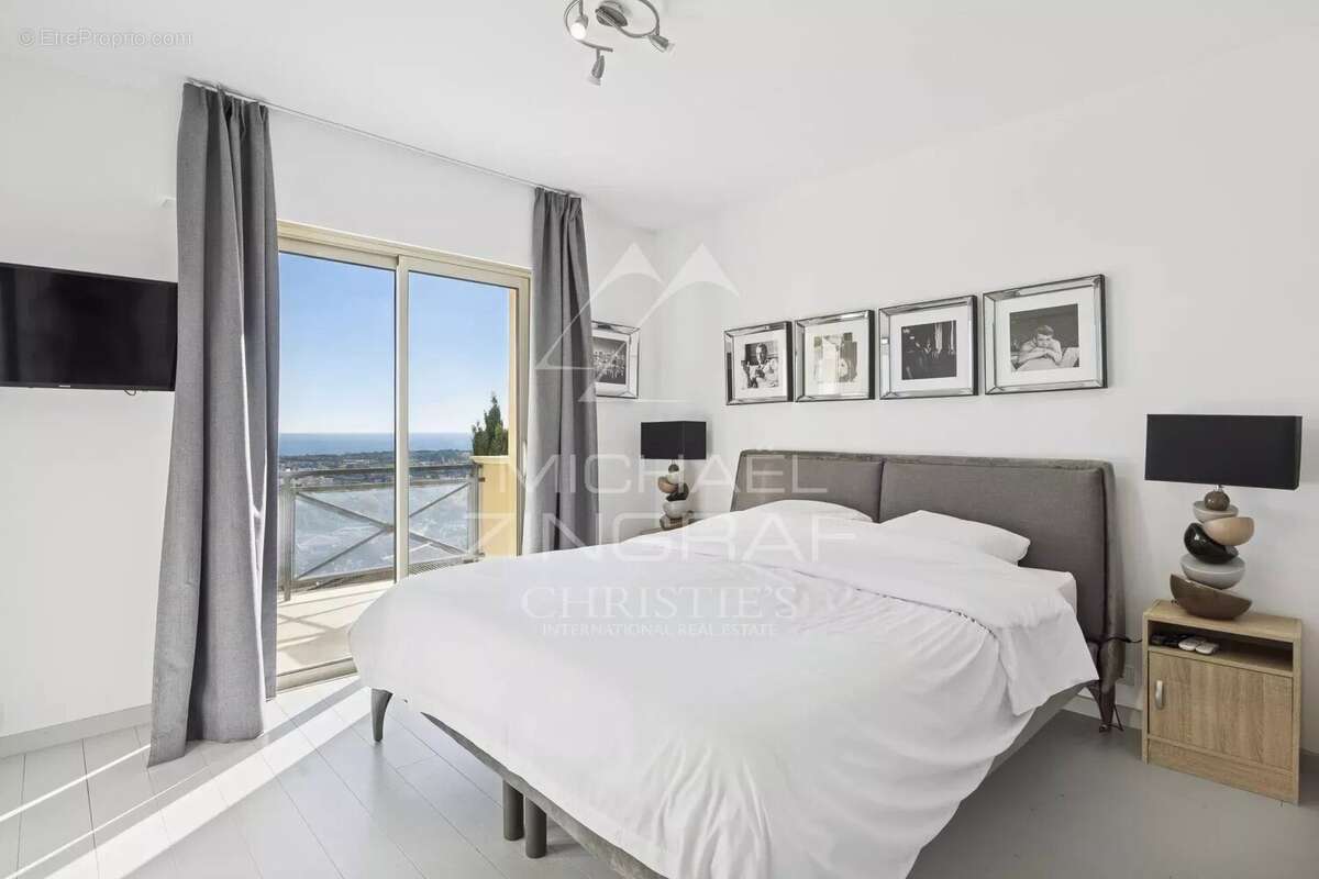 Maison à MANDELIEU-LA-NAPOULE