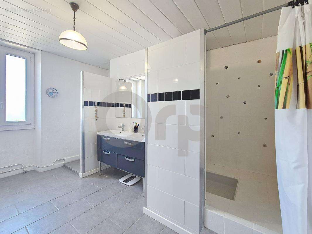 Appartement à TERRASSON-LAVILLEDIEU