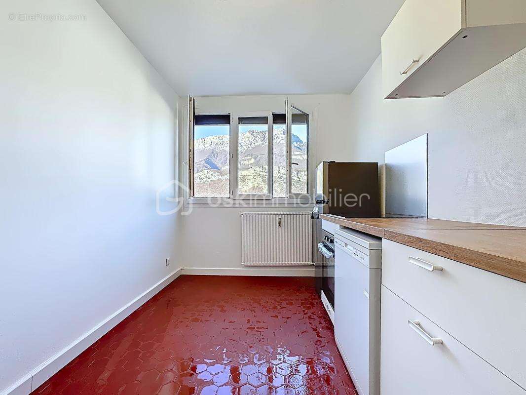 Appartement à LE PONT-DE-CLAIX