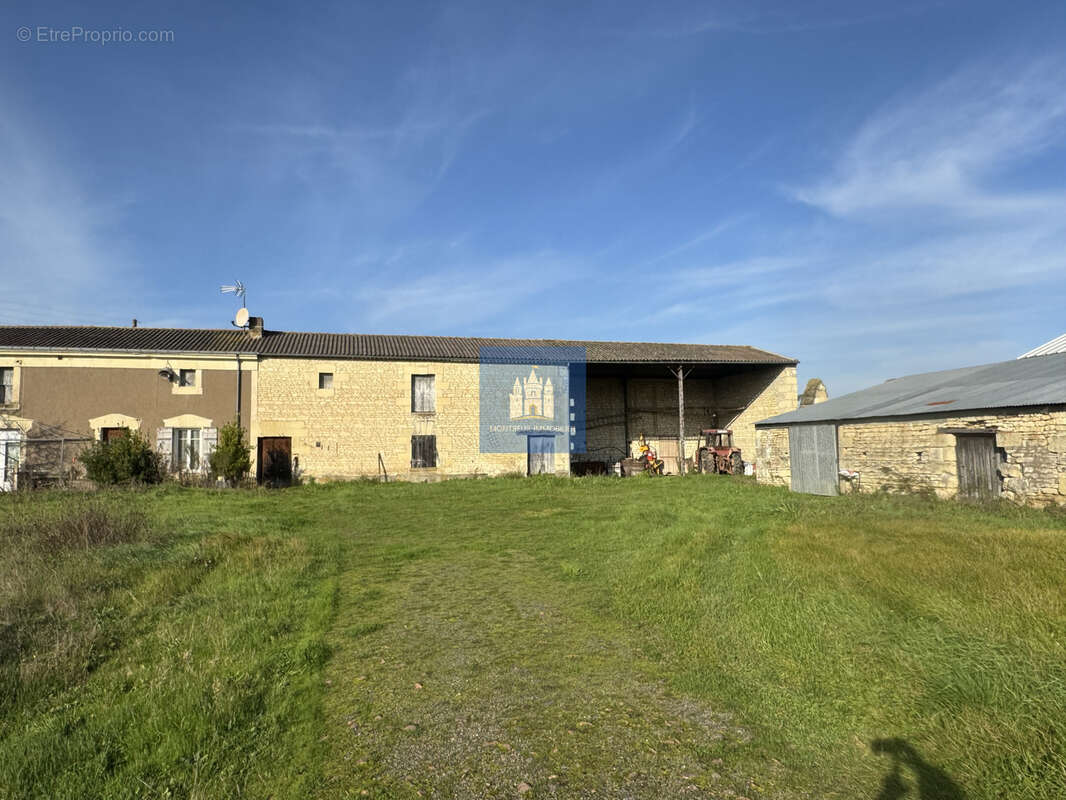 Maison à SAINT-CYR-LA-LANDE