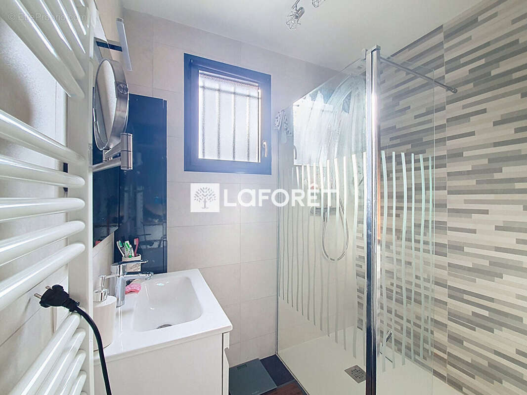 5 minutes de  Villemur-sur-Tarn, maison de type 4 ,garage attenant, piscine... - photo 13