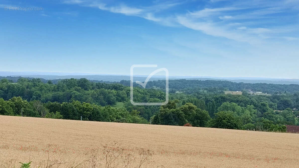 Terrain à SAINT-SULPICE-D'EXCIDEUIL
