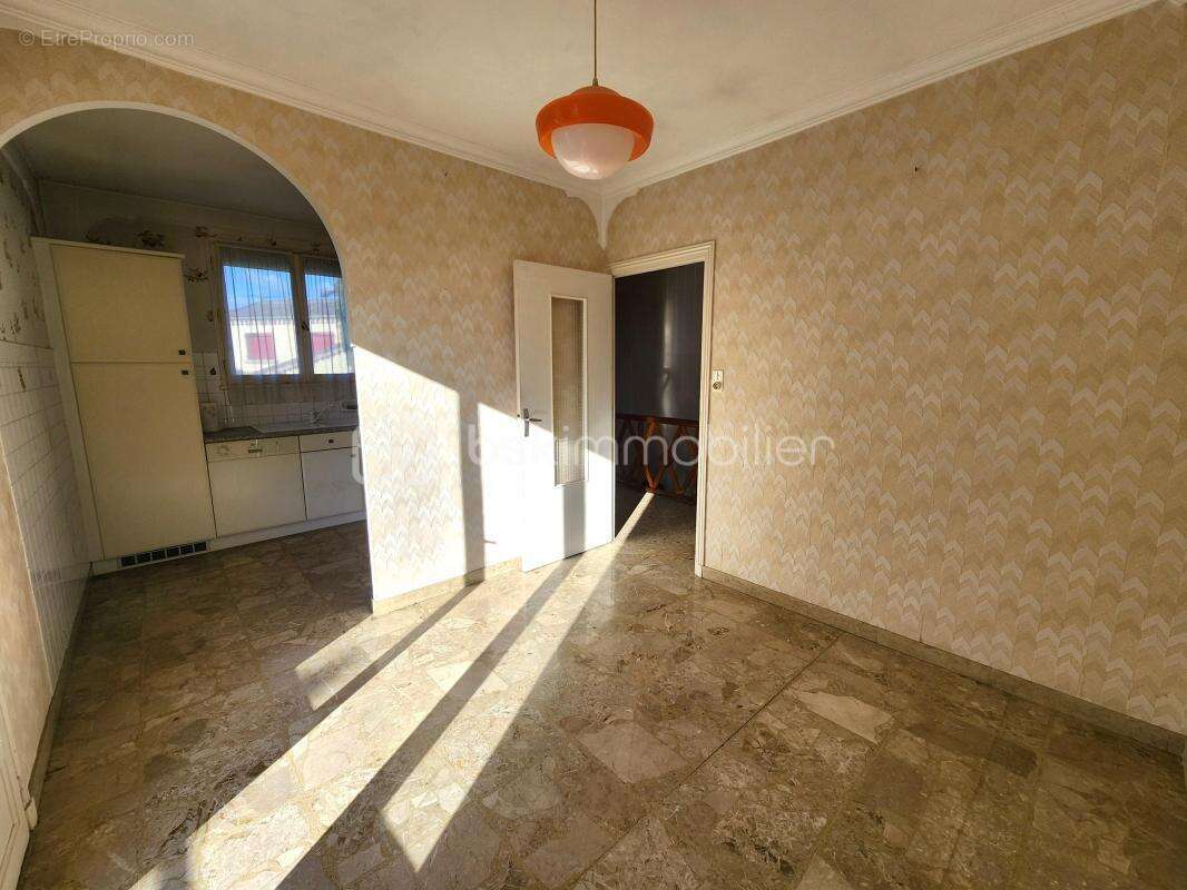 Maison à MONTELIMAR