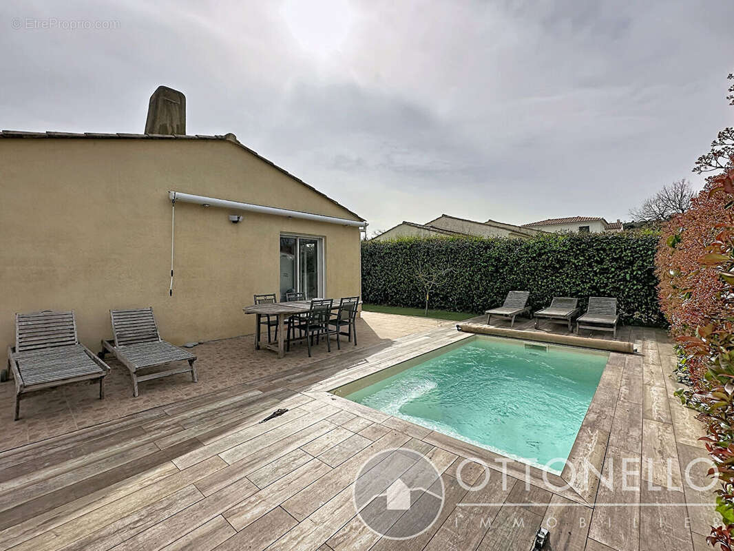 Maison à ROQUEBRUNE-SUR-ARGENS