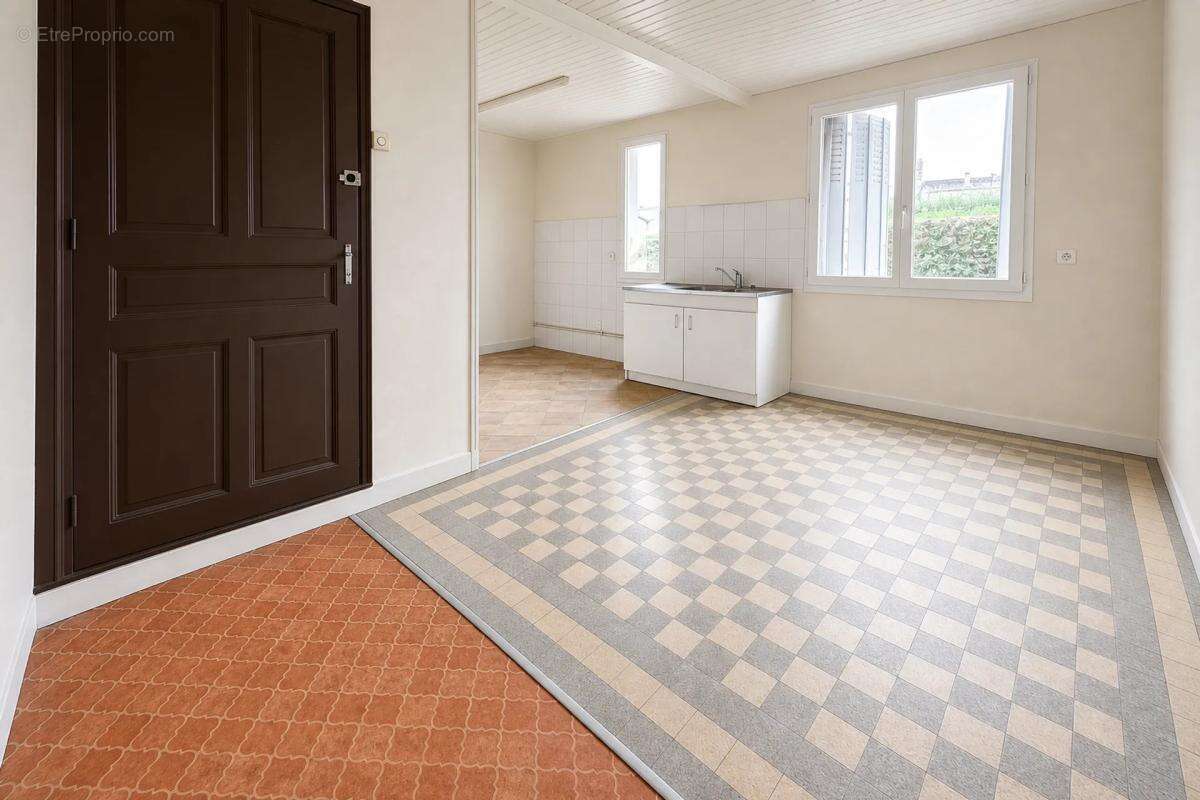 Spacieuse maison 8 pièces à Vollore-Ville - photo 3