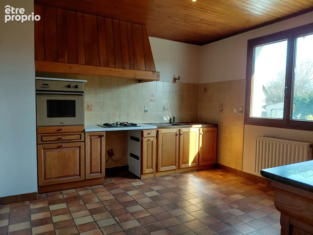 Maison familiale 5 chambres à Pierrefontaine-les-Varans sur une parcelle de plus de 11 ares - photo 6