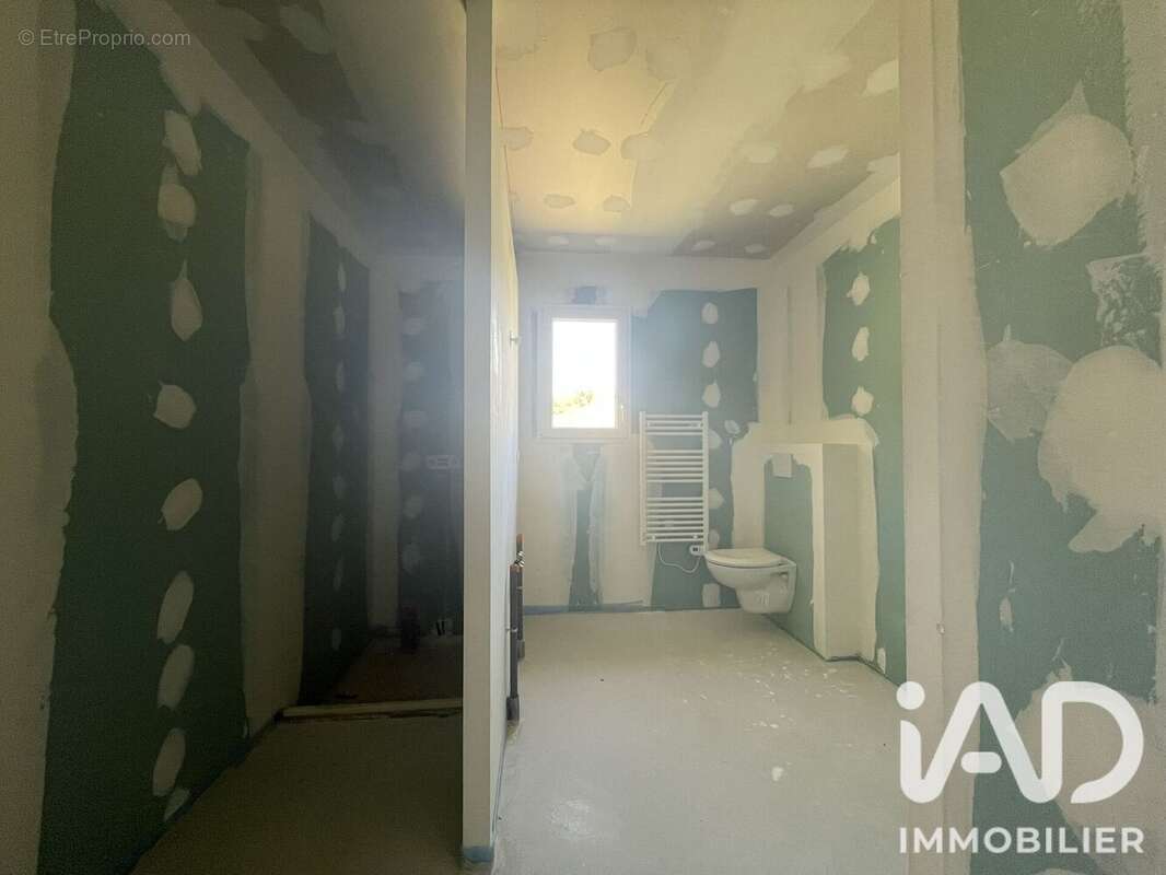 Maison 95 m² à Archigny  - photo 8