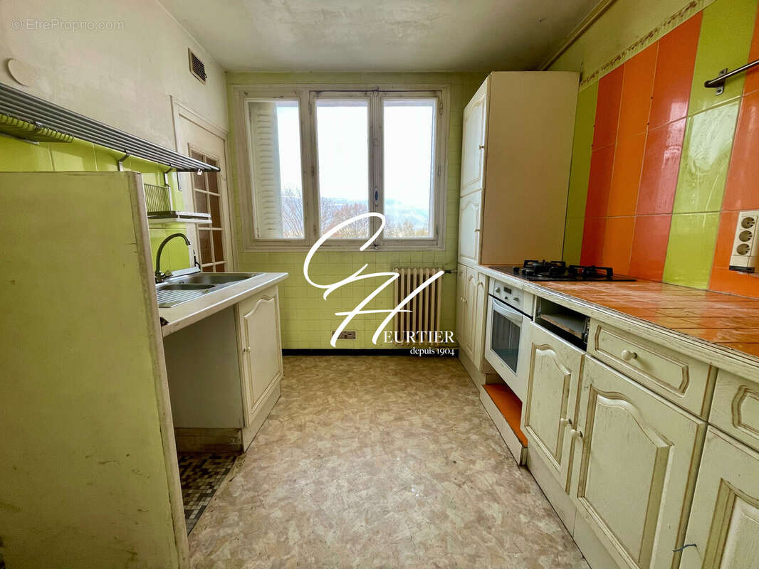 Appartement à SAINT-MARTIN-D'HERES