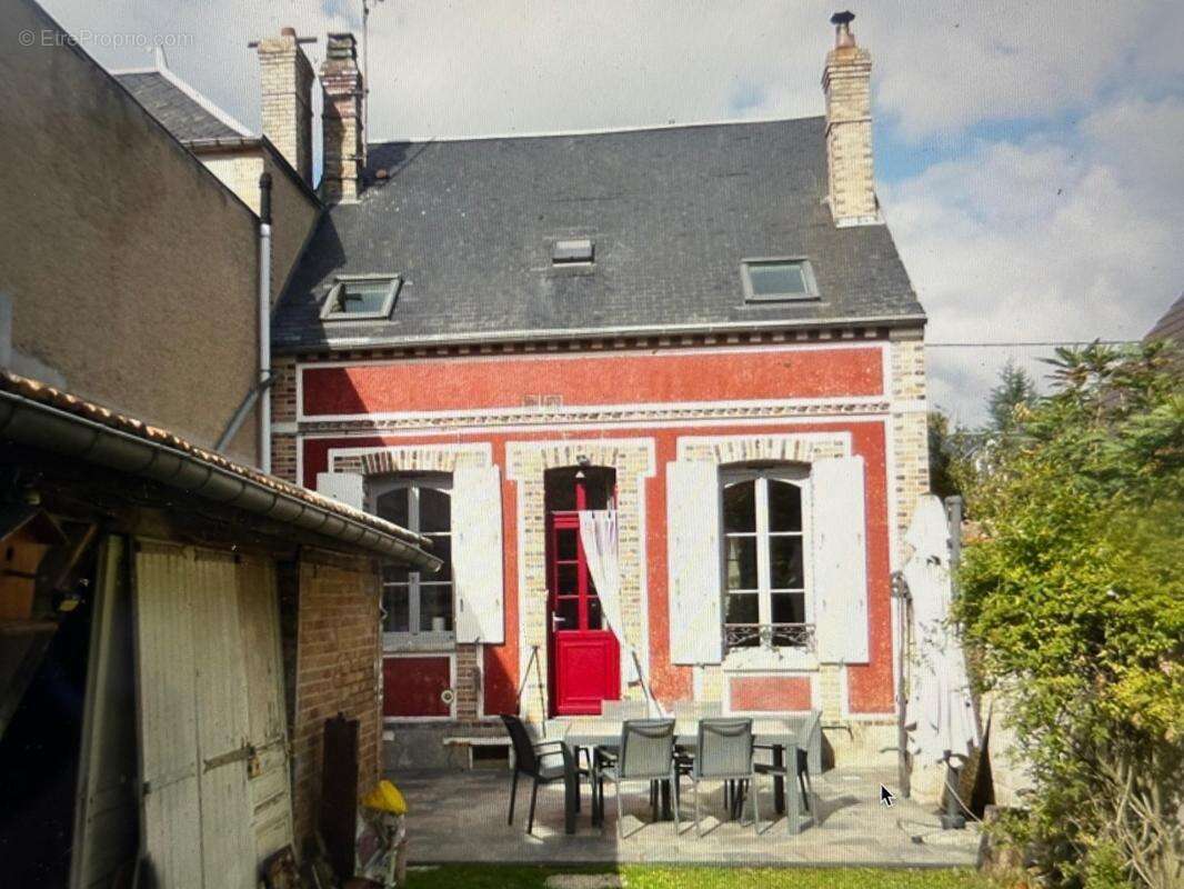 Maison à PONT-SUR-YONNE